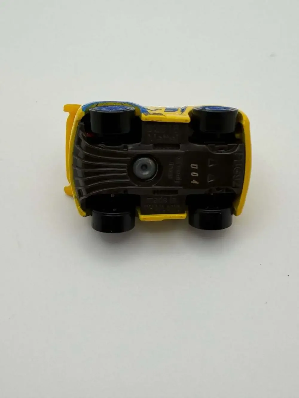 Disney Pixar Cars Mini Racers Dinoco Cruz Ramirez #51 Diecast Vehicle
